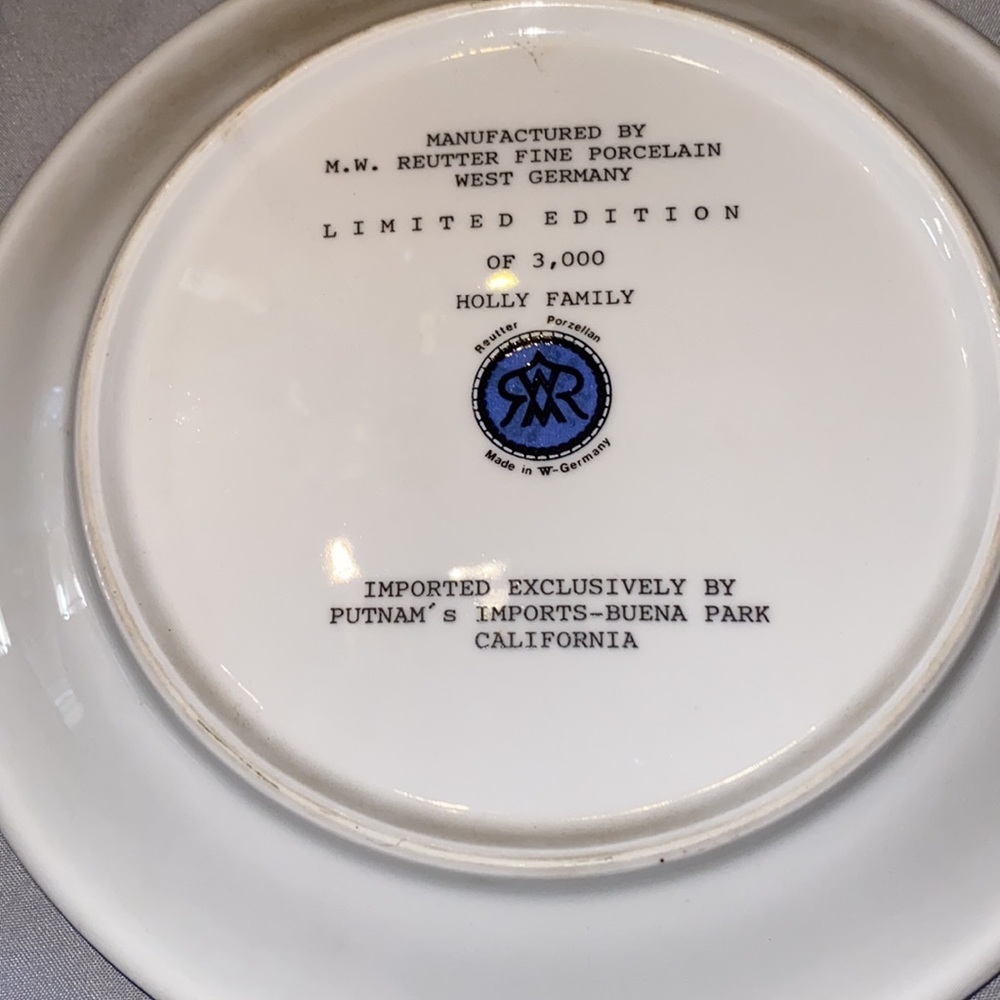 Reutter Porzellan Christmas Plate Gold Rim Germany 7.5” - Picture 2 of 2